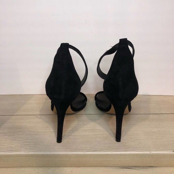 Isabel Marant Womens
Black - Gold Buckle embellished Suede Sandals Pumps size 6 - Picture 9 of 14